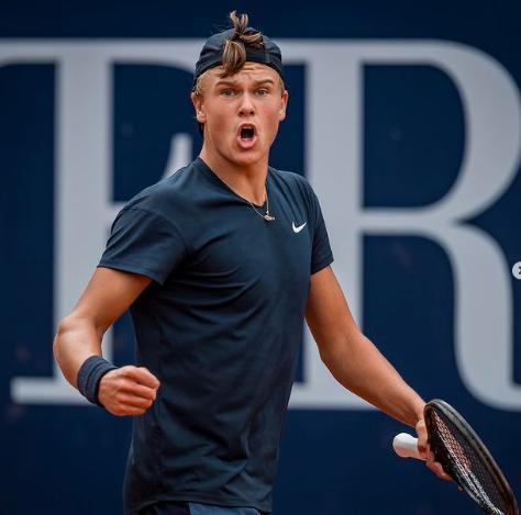 在這次的兩 在這次的兩